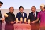 巴萨抵达神户参加欢迎晚宴，拉波尔塔、乐天创始人出席
