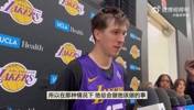 里夫斯：现在对手都包夹东契奇，老詹会利用好4打3优势😂